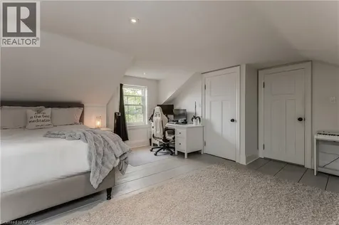 351 Rock Chapel Road Dundas ON L9H 5E2