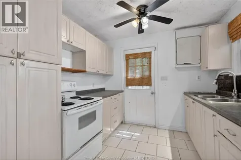 370 County Rd 34 W Kingsville ON N8M 2X5