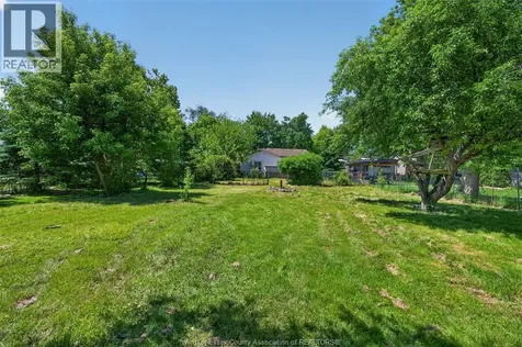 370 County Rd 34 W Kingsville ON N8M 2X5