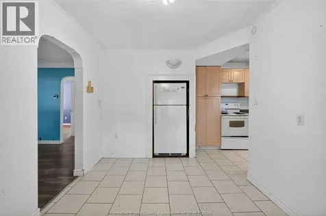 370 County Rd 34 W Kingsville ON N8M 2X5