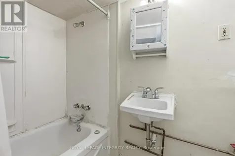 634 Gladstone Avenue Ottawa ON K1R 5P4