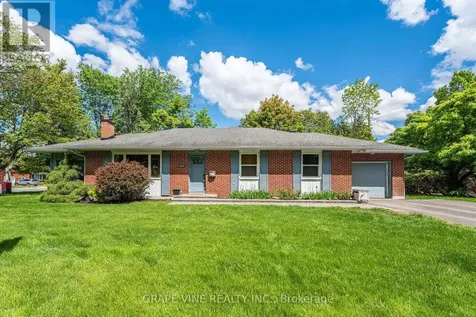 2201 Braeside Avenue Ottawa ON K1H 7J6