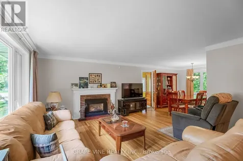 2201 Braeside Avenue Ottawa ON K1H 7J6