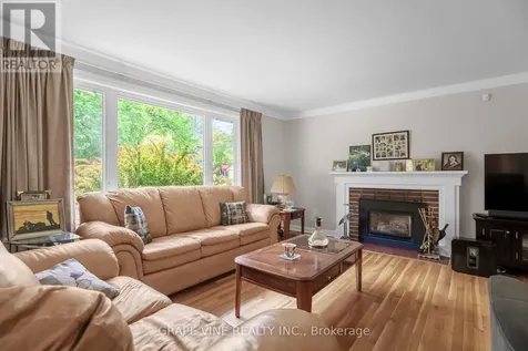 2201 Braeside Avenue Ottawa ON K1H 7J6
