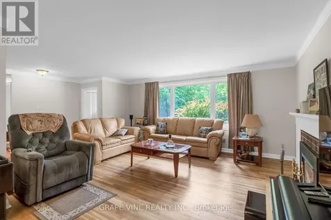 2201 Braeside Avenue Ottawa ON K1H 7J6