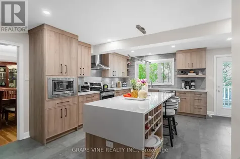 2201 Braeside Avenue Ottawa ON K1H 7J6