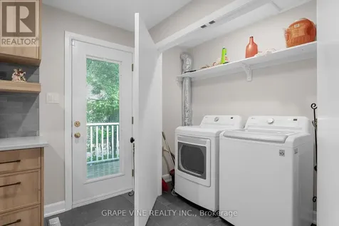 2201 Braeside Avenue Ottawa ON K1H 7J6