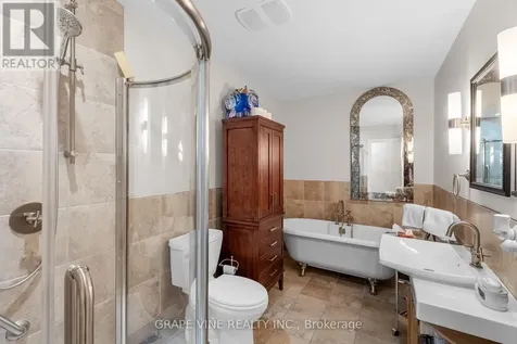 2201 Braeside Avenue Ottawa ON K1H 7J6