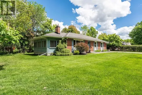 2201 Braeside Avenue Ottawa ON K1H 7J6