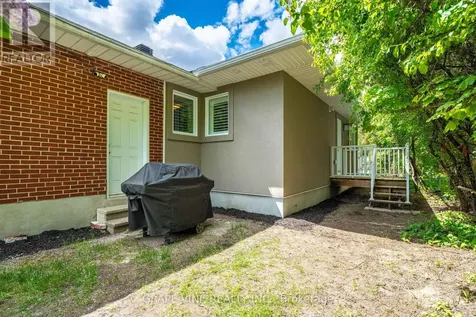 2201 Braeside Avenue Ottawa ON K1H 7J6