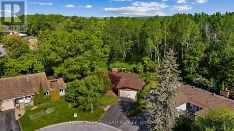 548 Rivershore Crescent Ottawa ON K1J 7Y7