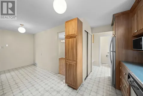 548 Rivershore Crescent Ottawa ON K1J 7Y7