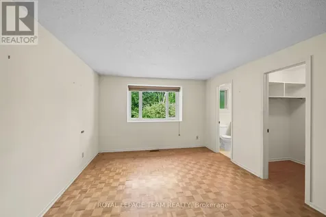 548 Rivershore Crescent Ottawa ON K1J 7Y7