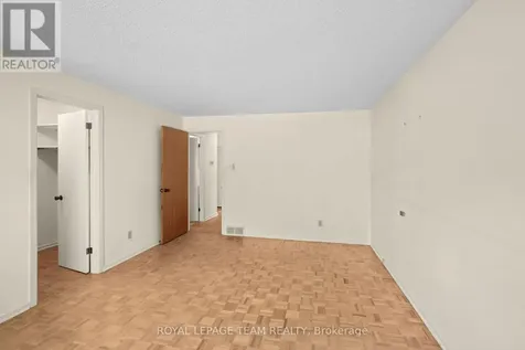 548 Rivershore Crescent Ottawa ON K1J 7Y7