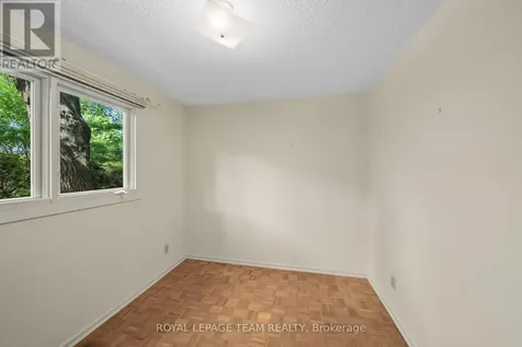 548 Rivershore Crescent Ottawa ON K1J 7Y7
