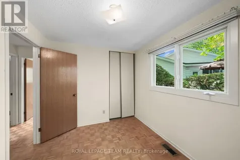 548 Rivershore Crescent Ottawa ON K1J 7Y7