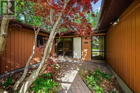 548 Rivershore Crescent Ottawa ON K1J 7Y7