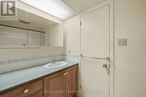 548 Rivershore Crescent Ottawa ON K1J 7Y7