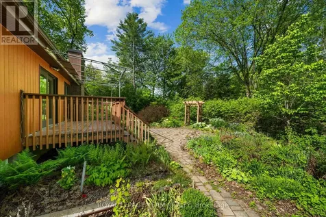 548 Rivershore Crescent Ottawa ON K1J 7Y7