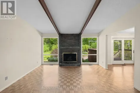 548 Rivershore Crescent Ottawa ON K1J 7Y7