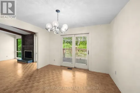 548 Rivershore Crescent Ottawa ON K1J 7Y7