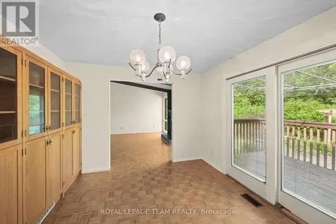 548 Rivershore Crescent Ottawa ON K1J 7Y7