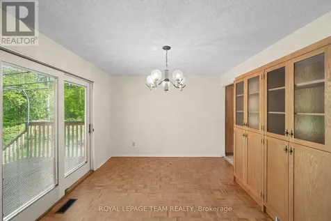 548 Rivershore Crescent Ottawa ON K1J 7Y7