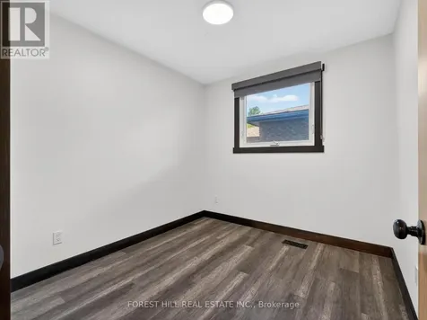 35 Townsend Avenue Bradford West Gwillimbury (bradford) ON L3Z 1X9