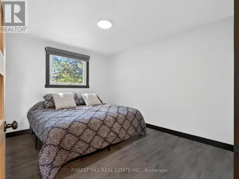 35 Townsend Avenue Bradford West Gwillimbury (bradford) ON L3Z 1X9