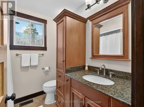 35 Townsend Avenue Bradford West Gwillimbury (bradford) ON L3Z 1X9