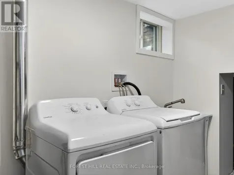 35 Townsend Avenue Bradford West Gwillimbury (bradford) ON L3Z 1X9