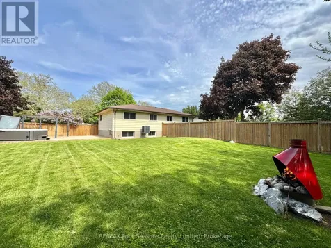 51 Carlyle Place Kitchener ON N2P 1R6