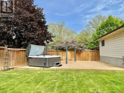 51 Carlyle Place Kitchener ON N2P 1R6