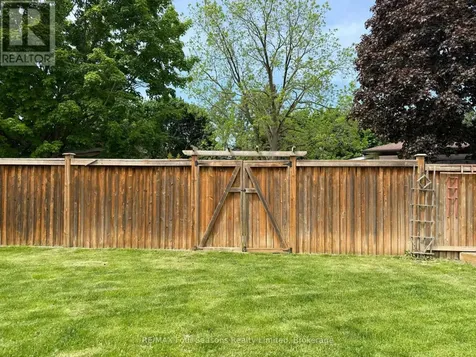 51 Carlyle Place Kitchener ON N2P 1R6
