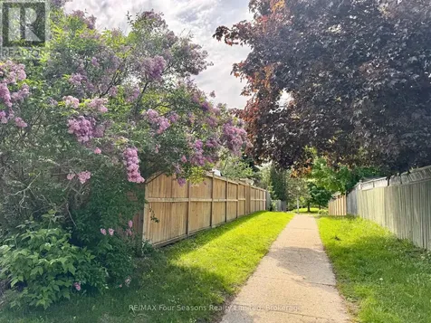 51 Carlyle Place Kitchener ON N2P 1R6