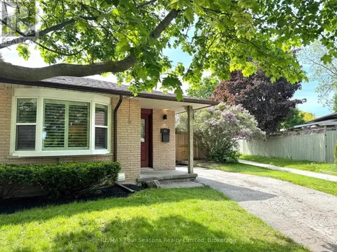 51 Carlyle Place Kitchener ON N2P 1R6