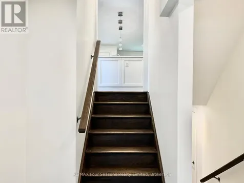 51 Carlyle Place Kitchener ON N2P 1R6