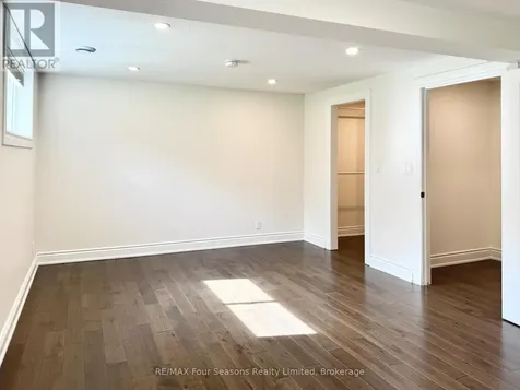 51 Carlyle Place Kitchener ON N2P 1R6