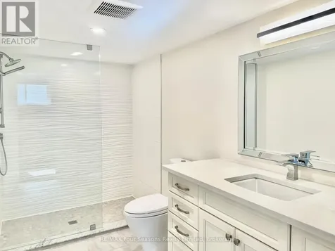 51 Carlyle Place Kitchener ON N2P 1R6