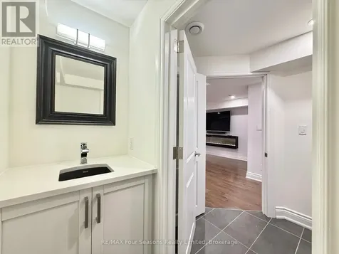 51 Carlyle Place Kitchener ON N2P 1R6