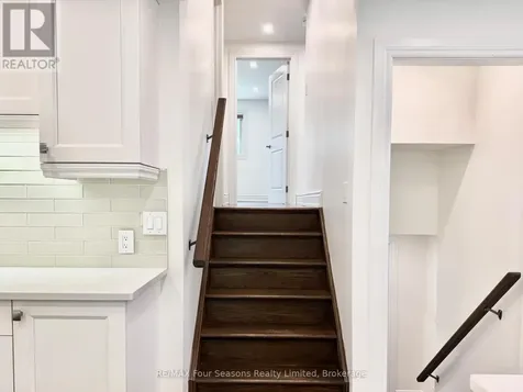 51 Carlyle Place Kitchener ON N2P 1R6