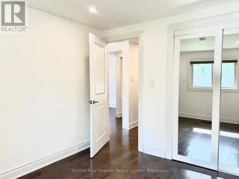 51 Carlyle Place Kitchener ON N2P 1R6