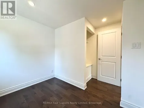 51 Carlyle Place Kitchener ON N2P 1R6