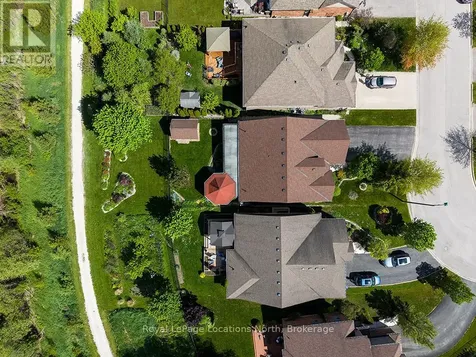 85 Chamberlain Crescent Collingwood ON L9Y 0C8