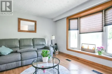 671 Simcoe Road Bradford West Gwillimbury (bradford) ON L3Z 4B4