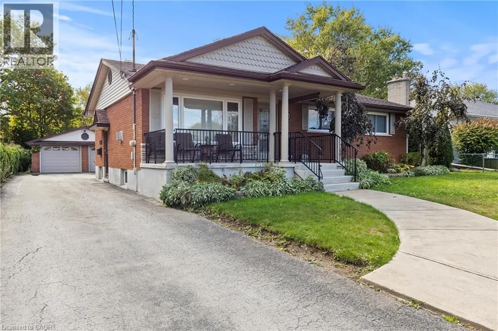 35 Chantler Road Welland ON L3C 4M6