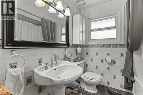 35 Chantler Road Welland ON L3C 4M6