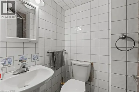 35 Chantler Road Welland ON L3C 4M6