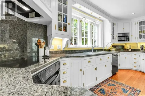 202 Cloverdale Road Ottawa ON K1M 0X2