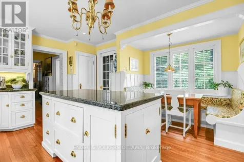 202 Cloverdale Road Ottawa ON K1M 0X2
